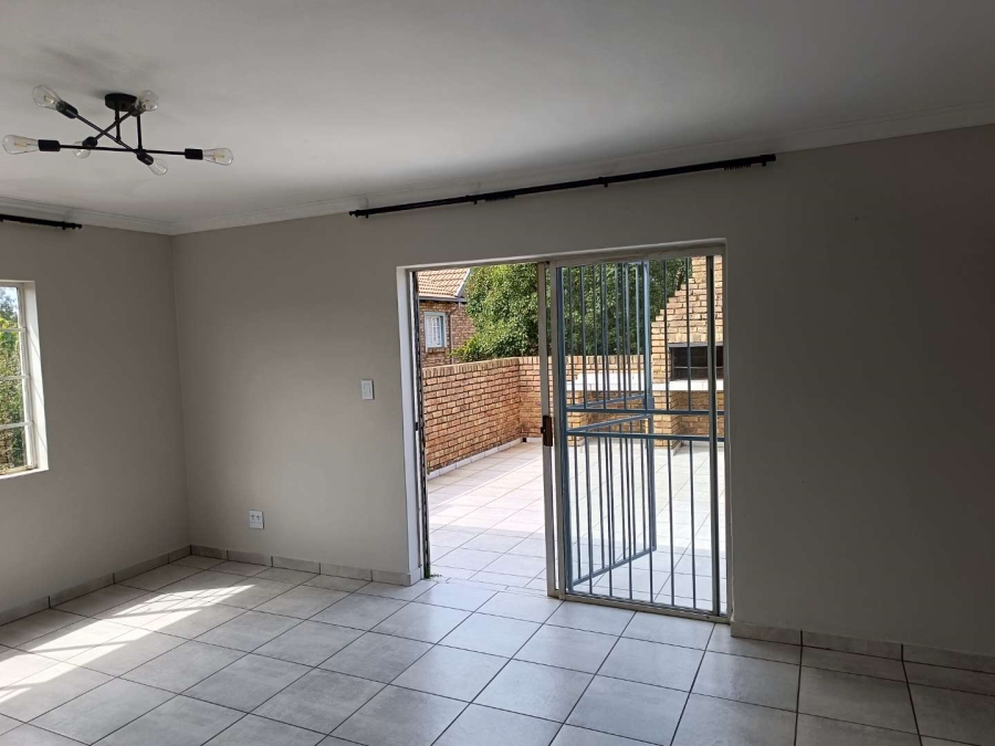 2 Bedroom Property for Sale in Rietvalleirand Gauteng