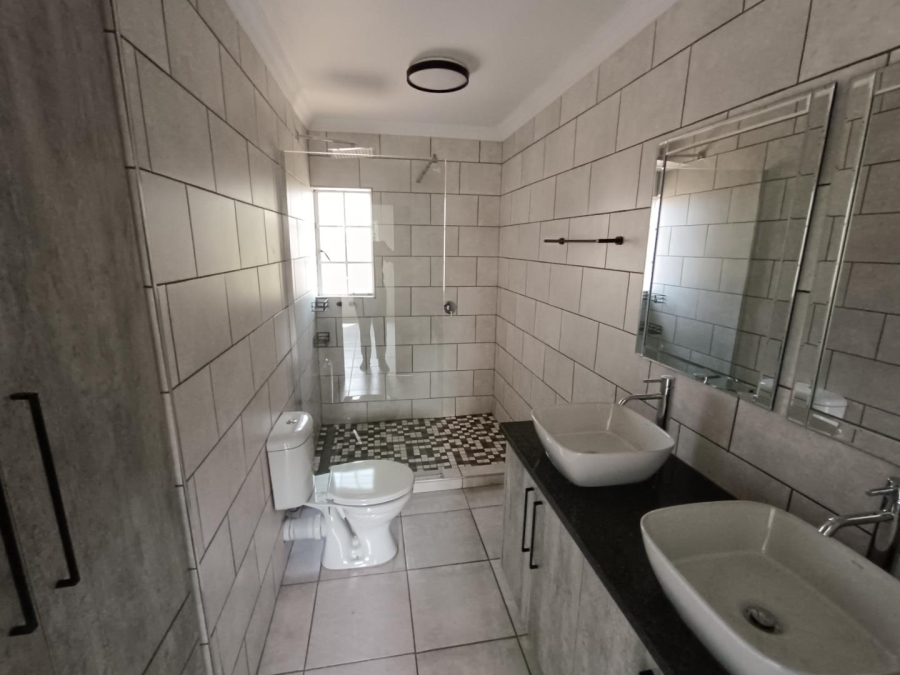2 Bedroom Property for Sale in Rietvalleirand Gauteng