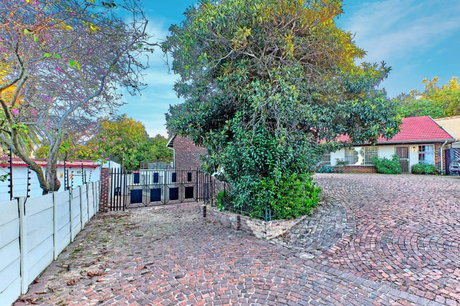 5 Bedroom Property for Sale in Blairgowrie Gauteng