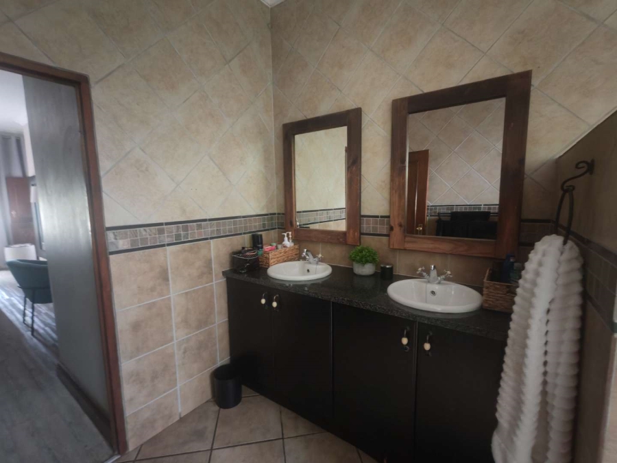 To Let 4 Bedroom Property for Rent in Zwartkop Golf Estate Gauteng