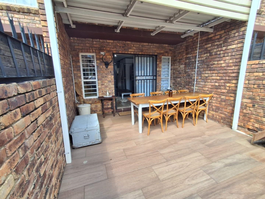 2 Bedroom Property for Sale in Monument Park Gauteng