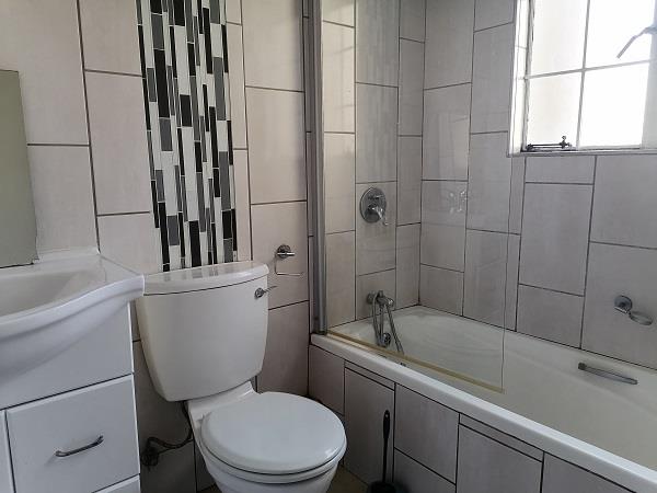 2 Bedroom Property for Sale in Oakdene Gauteng