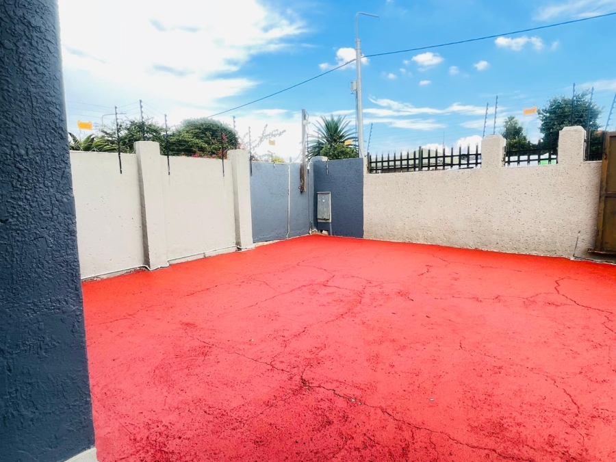 3 Bedroom Property for Sale in Roseacres Gauteng