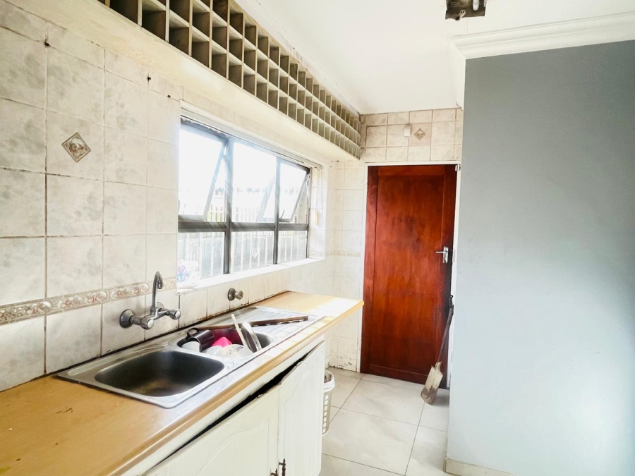 3 Bedroom Property for Sale in Roseacres Gauteng