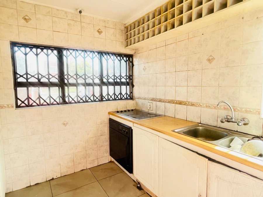 3 Bedroom Property for Sale in Roseacres Gauteng