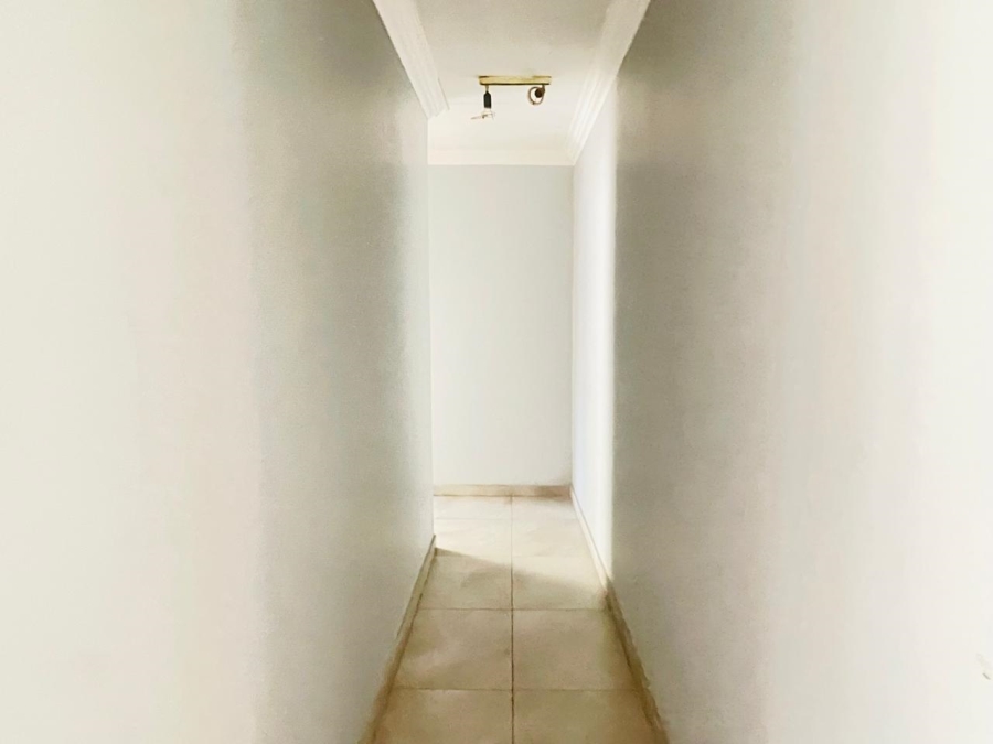 3 Bedroom Property for Sale in Roseacres Gauteng