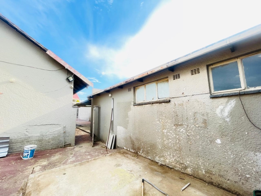 3 Bedroom Property for Sale in Roseacres Gauteng