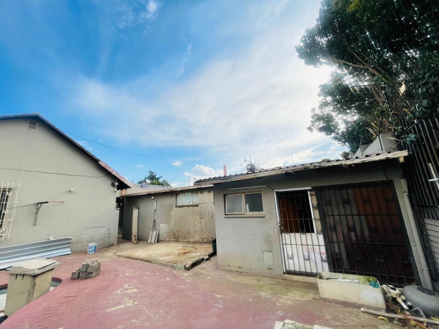 3 Bedroom Property for Sale in Roseacres Gauteng
