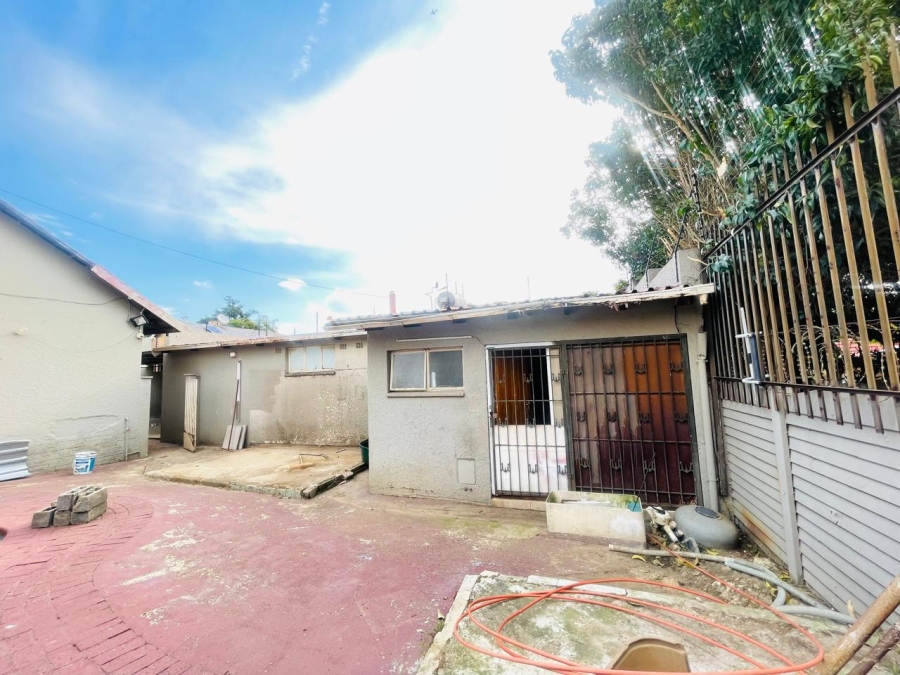 3 Bedroom Property for Sale in Roseacres Gauteng