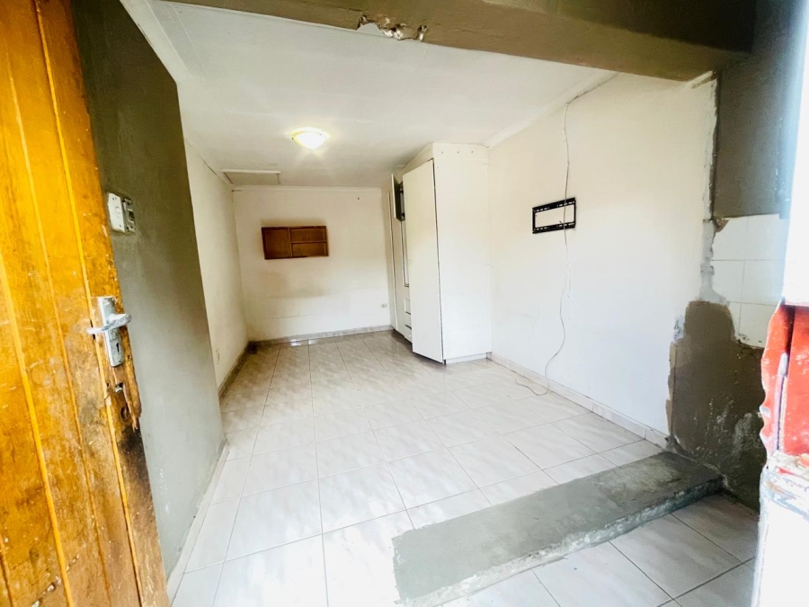 3 Bedroom Property for Sale in Roseacres Gauteng