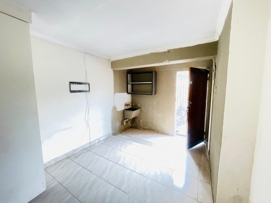 3 Bedroom Property for Sale in Roseacres Gauteng