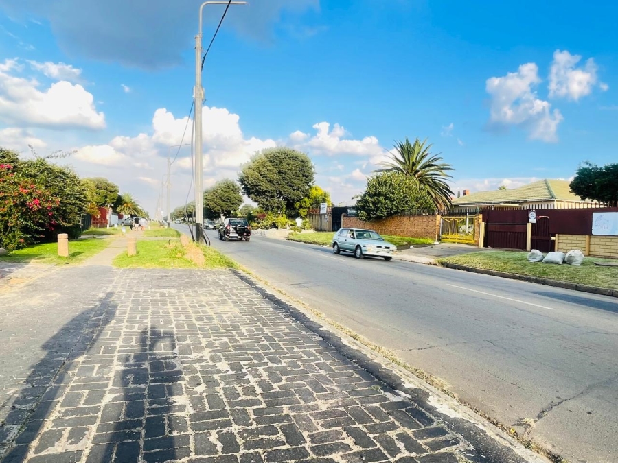 3 Bedroom Property for Sale in Roseacres Gauteng