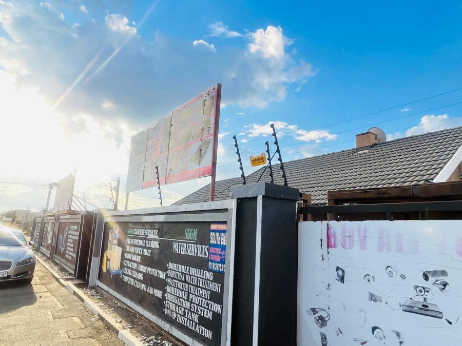 3 Bedroom Property for Sale in Roseacres Gauteng