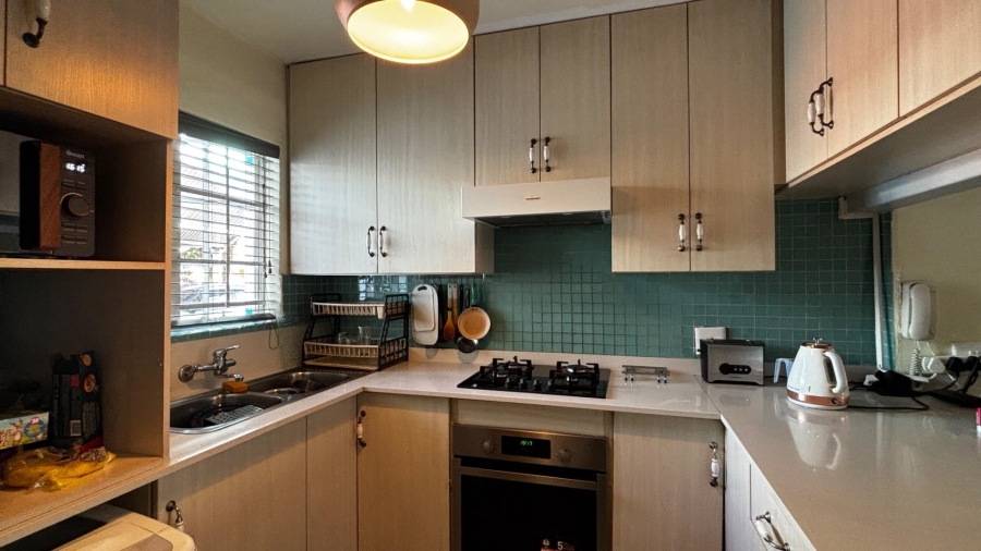 2 Bedroom Property for Sale in Faerie Glen Gauteng