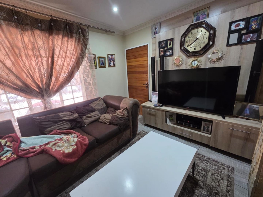 3 Bedroom Property for Sale in Kosmosdal Gauteng