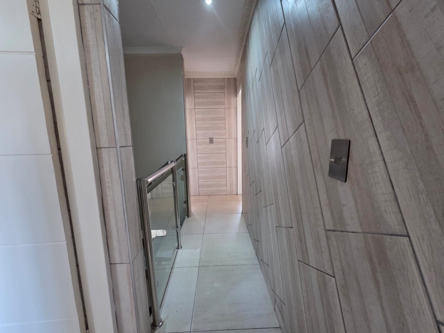 3 Bedroom Property for Sale in Kosmosdal Gauteng