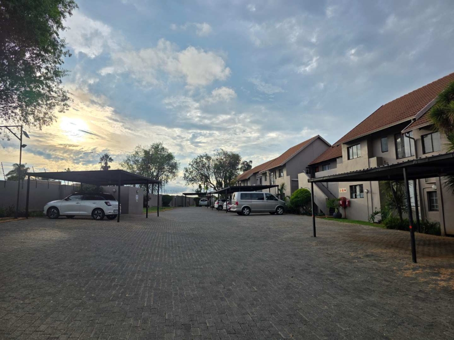 To Let 2 Bedroom Property for Rent in Randpark Ridge Gauteng