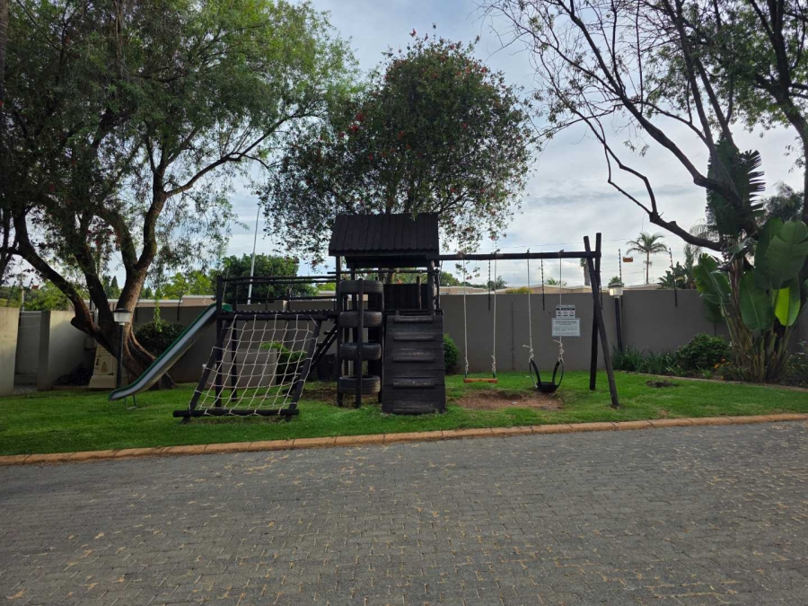 To Let 2 Bedroom Property for Rent in Randpark Ridge Gauteng