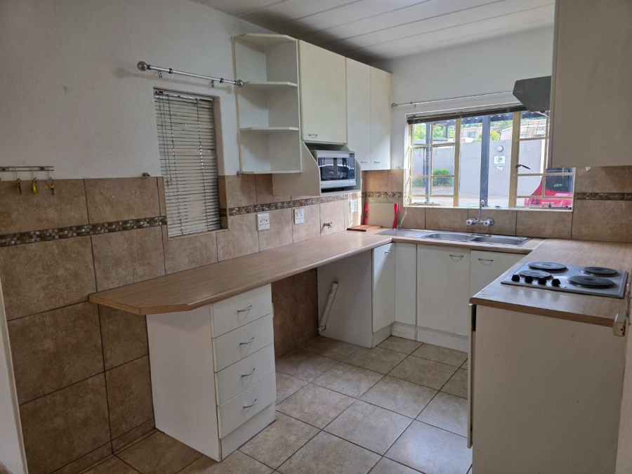 To Let 2 Bedroom Property for Rent in Randpark Ridge Gauteng