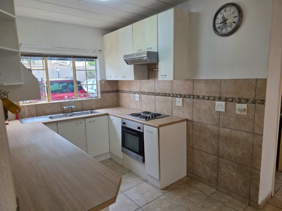 To Let 2 Bedroom Property for Rent in Randpark Ridge Gauteng