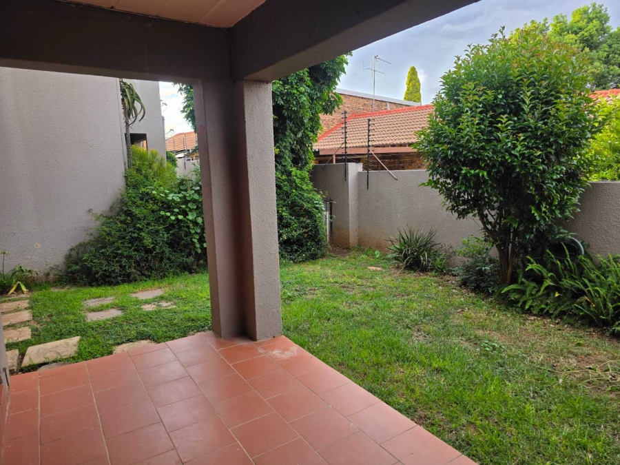 To Let 2 Bedroom Property for Rent in Randpark Ridge Gauteng