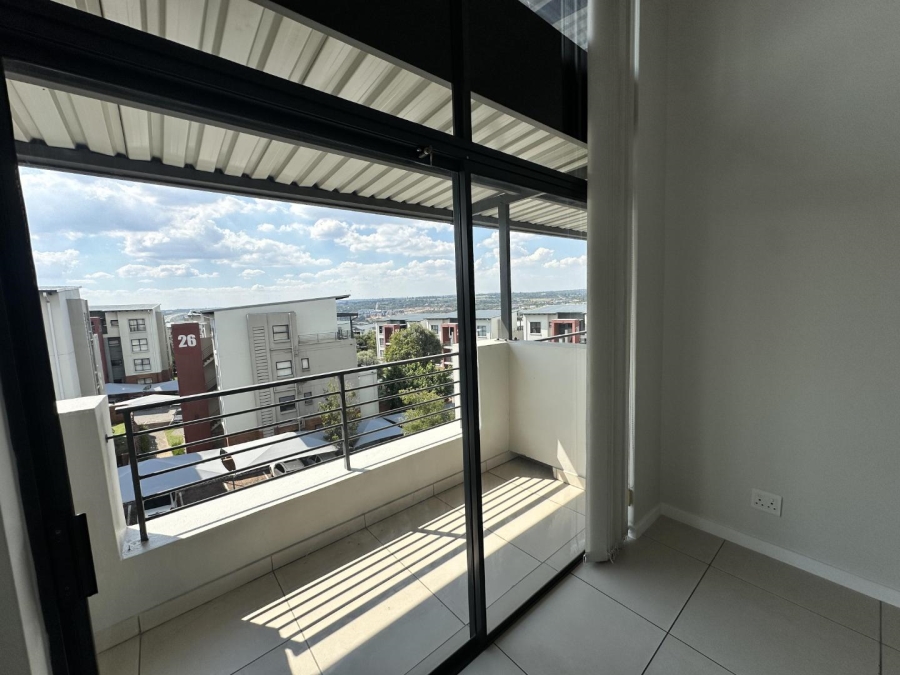 To Let 1 Bedroom Property for Rent in Fourways Gardens Gauteng