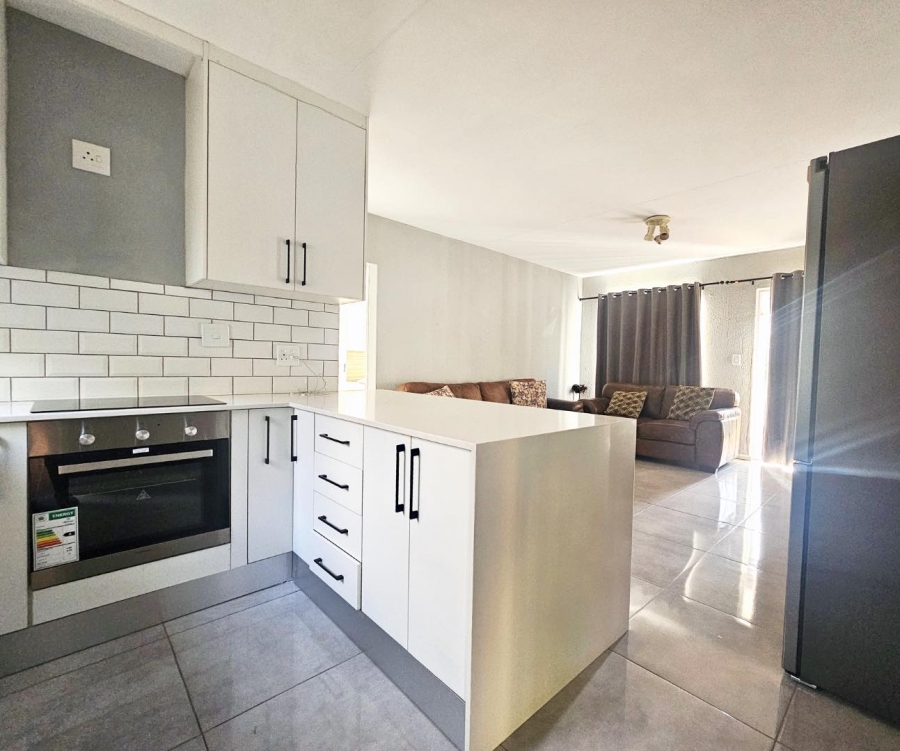 2 Bedroom Property for Sale in Radiokop Gauteng