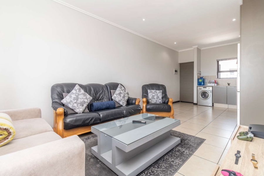 To Let 2 Bedroom Property for Rent in Barbeque Downs Gauteng