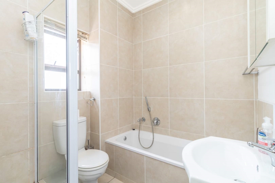 To Let 2 Bedroom Property for Rent in Barbeque Downs Gauteng