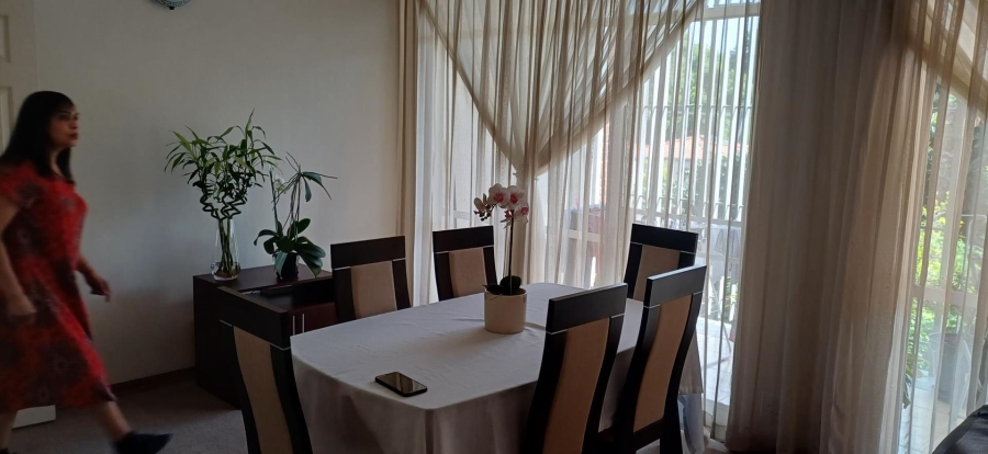 To Let 2 Bedroom Property for Rent in Benmore Gardens Gauteng
