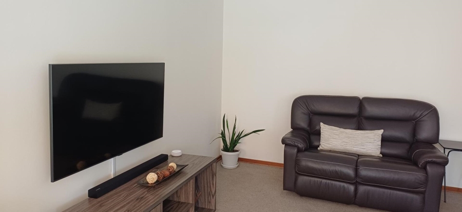 To Let 2 Bedroom Property for Rent in Benmore Gardens Gauteng