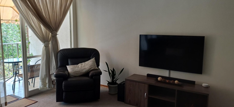 To Let 2 Bedroom Property for Rent in Benmore Gardens Gauteng