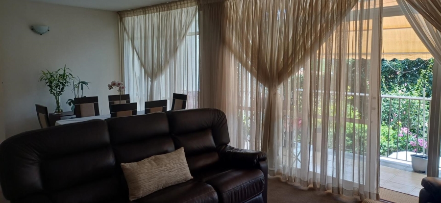 To Let 2 Bedroom Property for Rent in Benmore Gardens Gauteng
