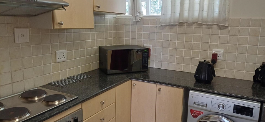 To Let 2 Bedroom Property for Rent in Benmore Gardens Gauteng