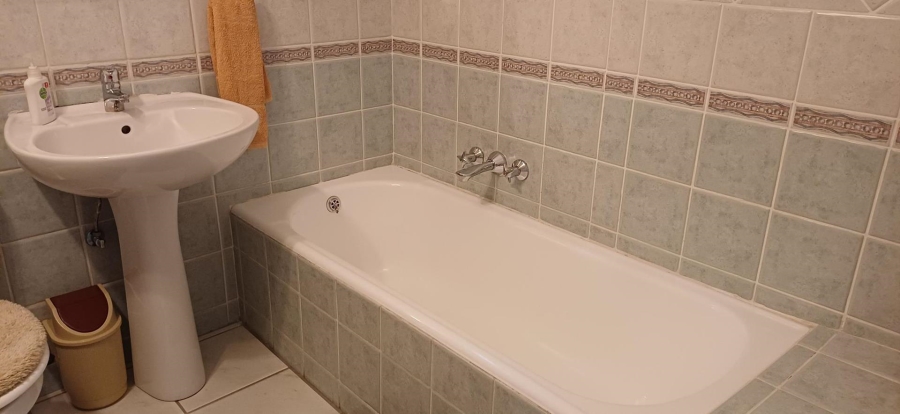 To Let 2 Bedroom Property for Rent in Benmore Gardens Gauteng