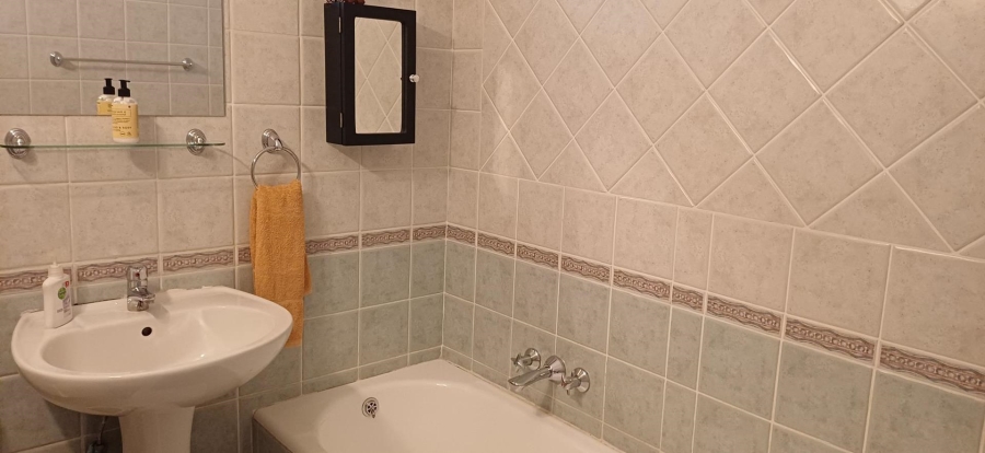 To Let 2 Bedroom Property for Rent in Benmore Gardens Gauteng