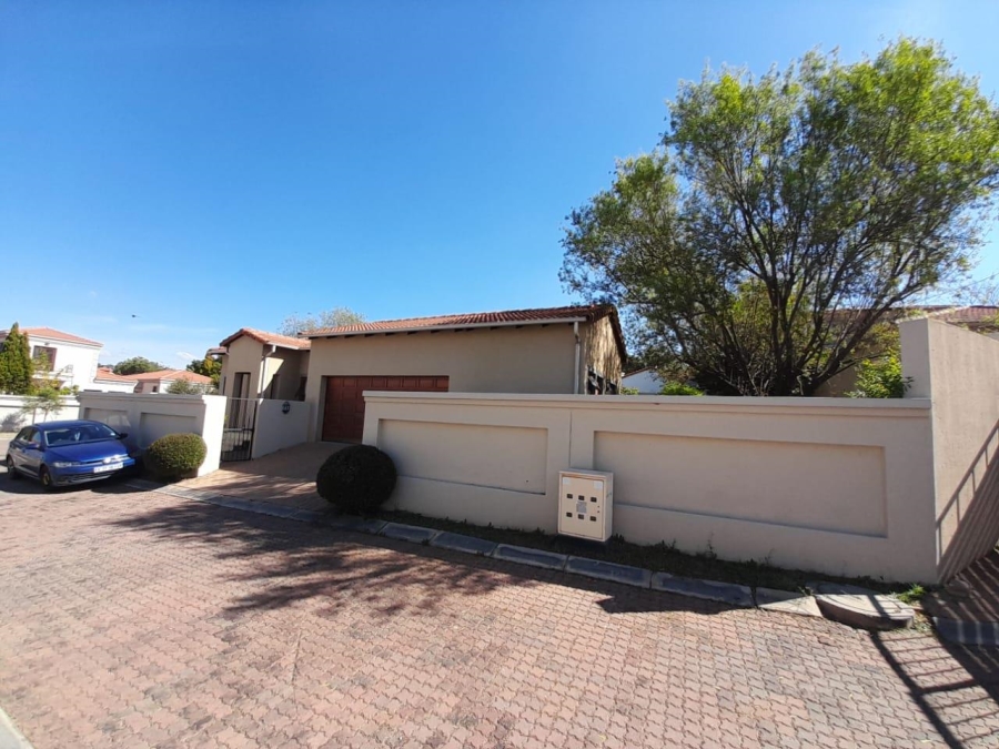 3 Bedroom Property for Sale in Willaway A H Gauteng