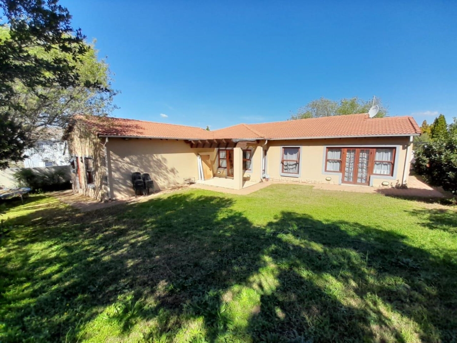 3 Bedroom Property for Sale in Willaway A H Gauteng