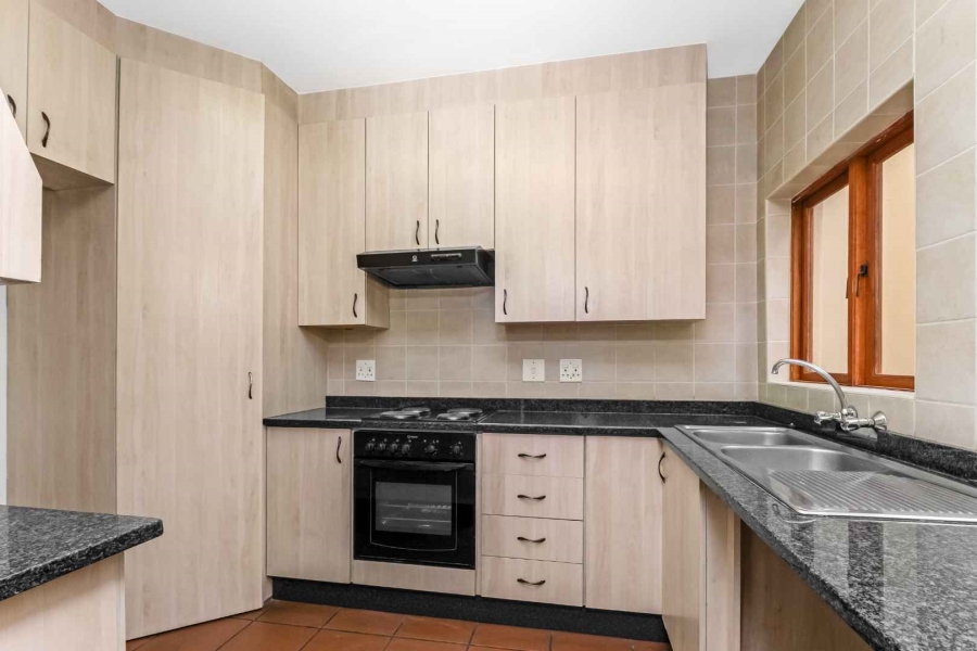 To Let 2 Bedroom Property for Rent in Lonehill Gauteng