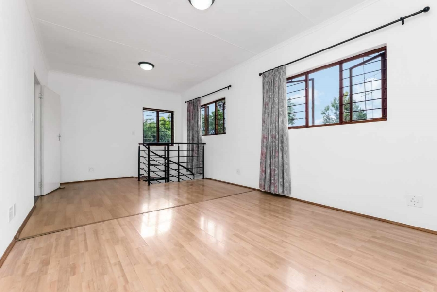 To Let 2 Bedroom Property for Rent in Lonehill Gauteng