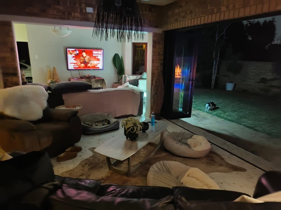 3 Bedroom Property for Sale in Silver Lakes Golf Estate Gauteng