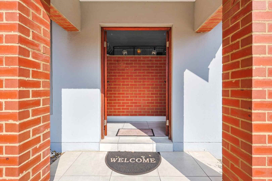 5 Bedroom Property for Sale in Country View Estate Gauteng