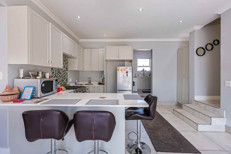 5 Bedroom Property for Sale in Country View Estate Gauteng