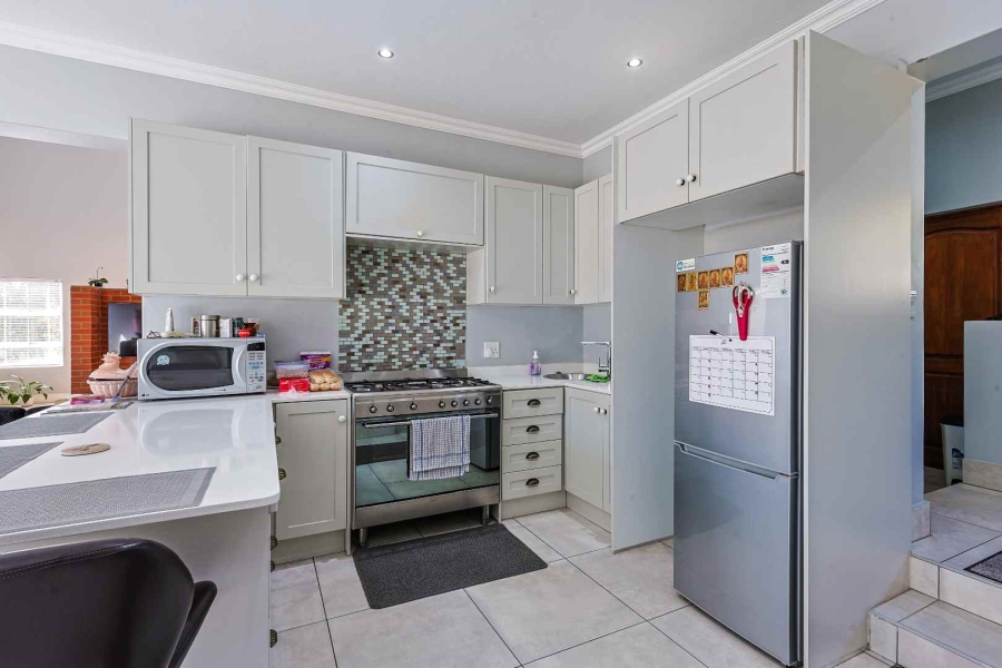 5 Bedroom Property for Sale in Country View Estate Gauteng