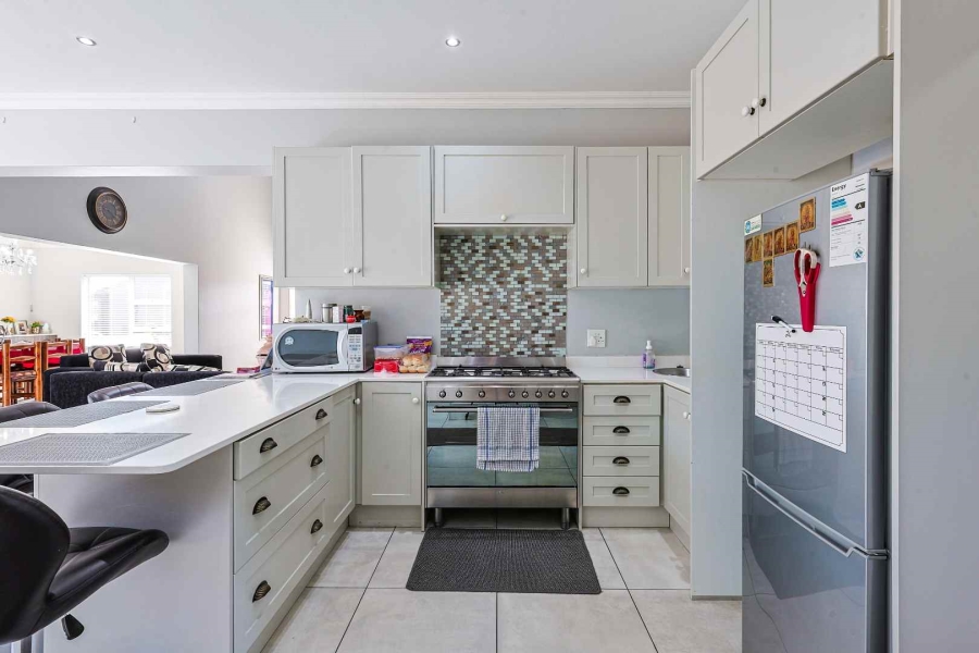 5 Bedroom Property for Sale in Country View Estate Gauteng