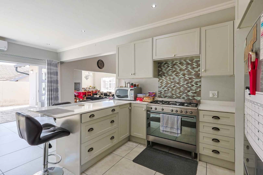 5 Bedroom Property for Sale in Country View Estate Gauteng