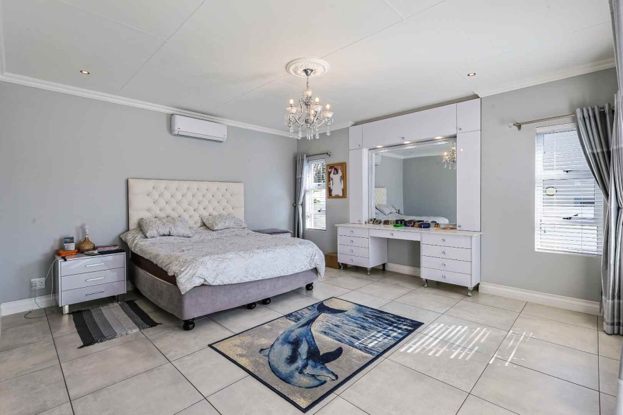 5 Bedroom Property for Sale in Country View Estate Gauteng