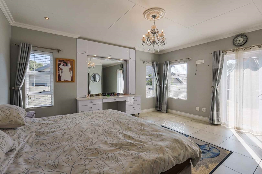 5 Bedroom Property for Sale in Country View Estate Gauteng