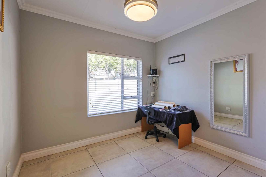 5 Bedroom Property for Sale in Country View Estate Gauteng