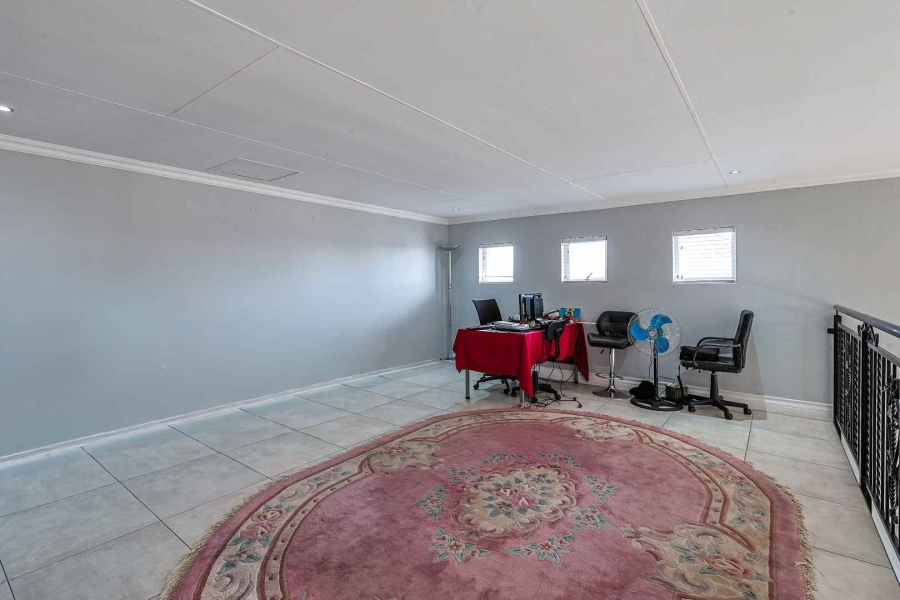 5 Bedroom Property for Sale in Country View Estate Gauteng